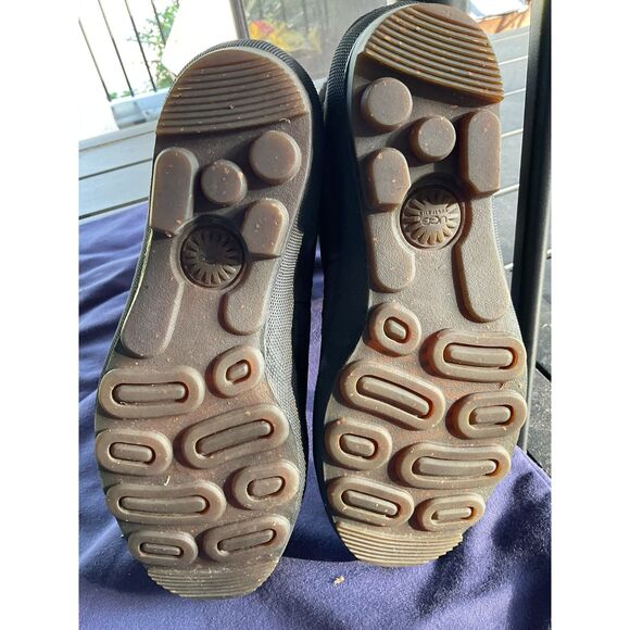 UGG Newberry Shearling Boots Waterproof/Insulated - Picture 11 of 11